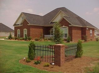 367 Jw Edwards Dr, Byron, GA 31008