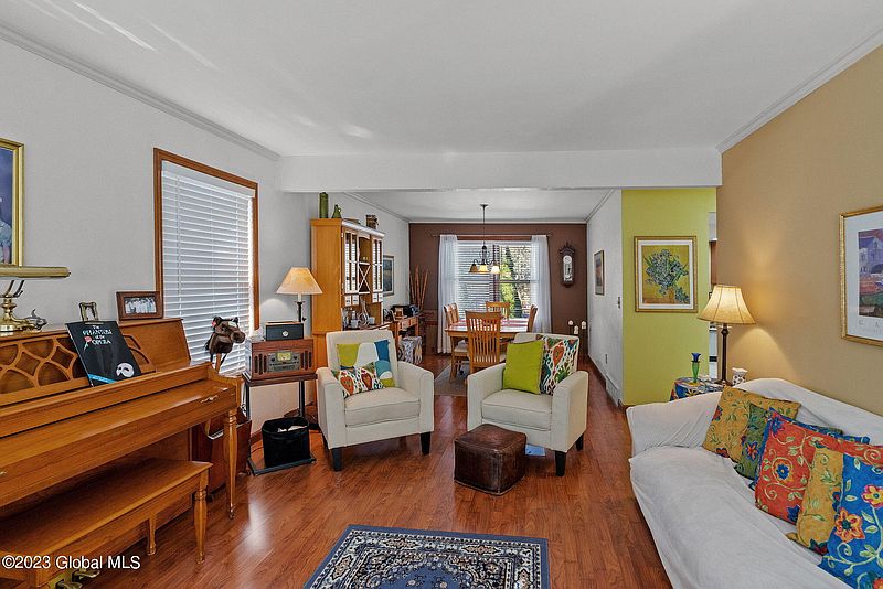 4th image of 406 Liberty Court