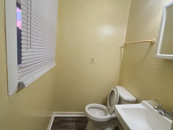 245 Malden Ln, Newport News, VA 23602