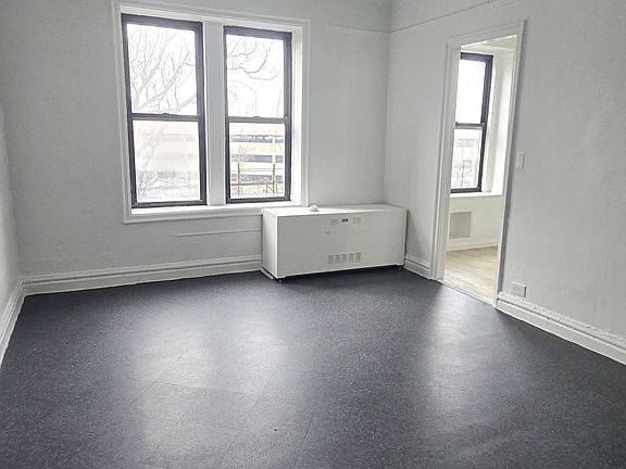4th image of 731 Gerard Ave APT 1M