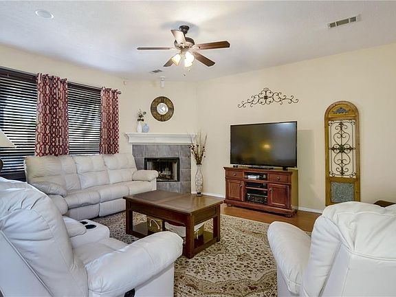 2nd image of 11324 Creekwood Dr