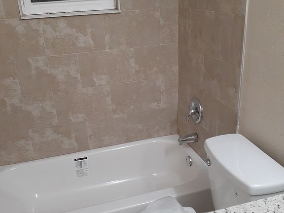 3rd image of 755 N Oak Ave #755