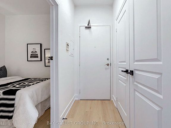4th image of 1121 Bay St #805