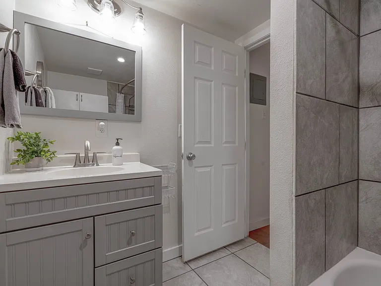 3300 E Bellevue St #1 — Photo 14