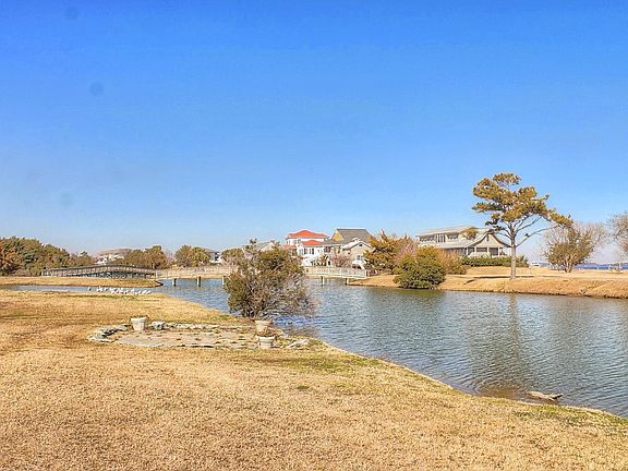 2nd image of 606 Lake Pointe