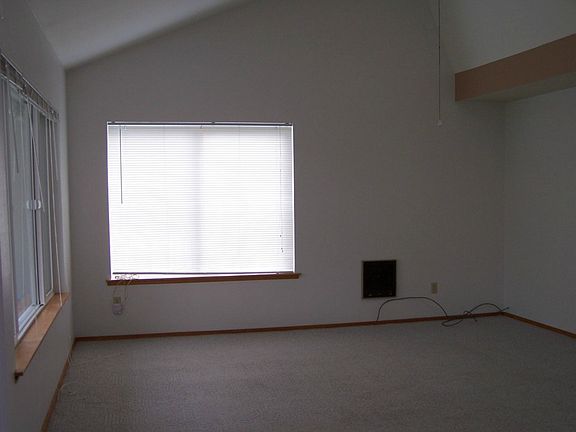 4th image of 518 Makah Ave SE