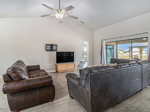 5th image of 1509 NW 37th Ave