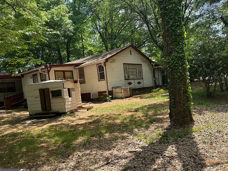 2nd image of 703 Ruby St