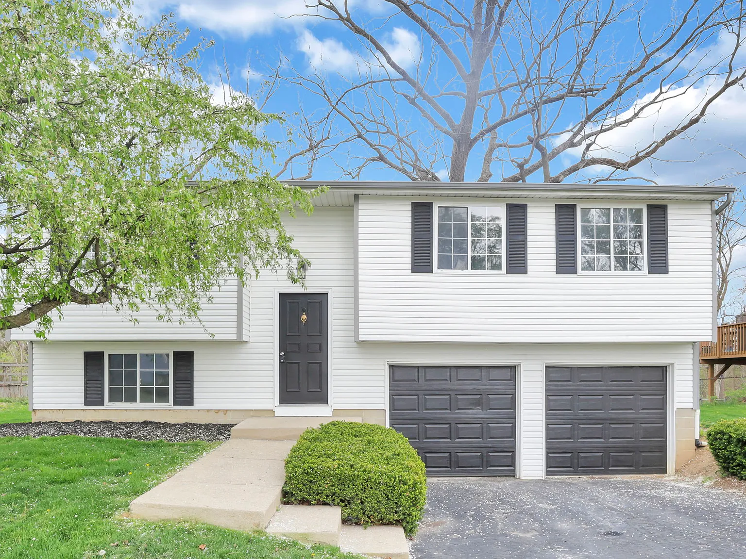 3 bed, 2.5 bath, 1428 sqft, $2,095 — Photo 1