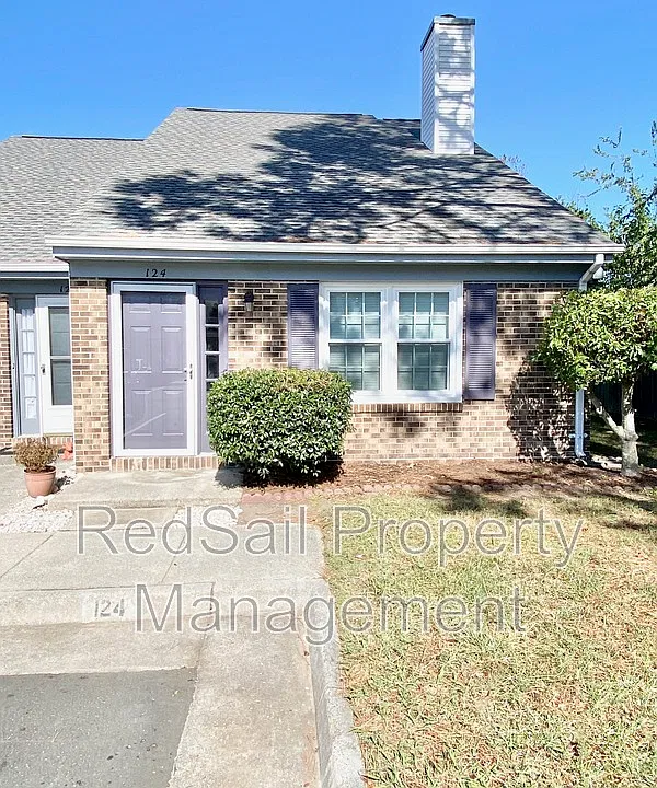 124 Parkway Dr