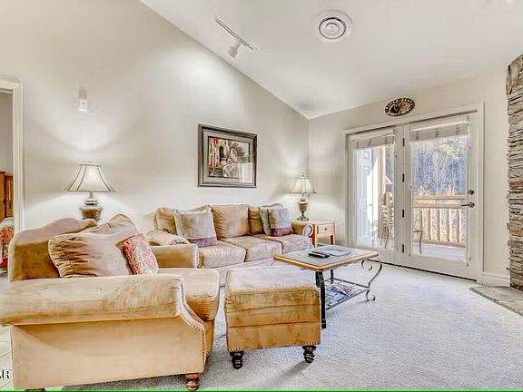 5th image of 215 Woliss Ln #506