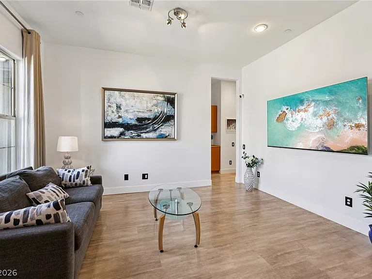 2341 Martinique Ave — Photo 6