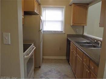 5th image of 3901 Buchanan Dr