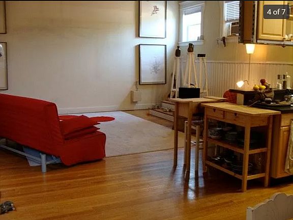 4th image of 320 N 25th St APT D