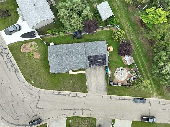 3rd image of 714 W Oak Dr