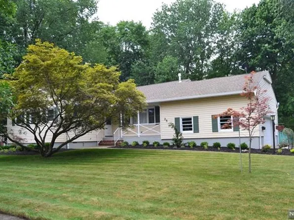 25 Kevin Pl, Wayne, NJ 07470