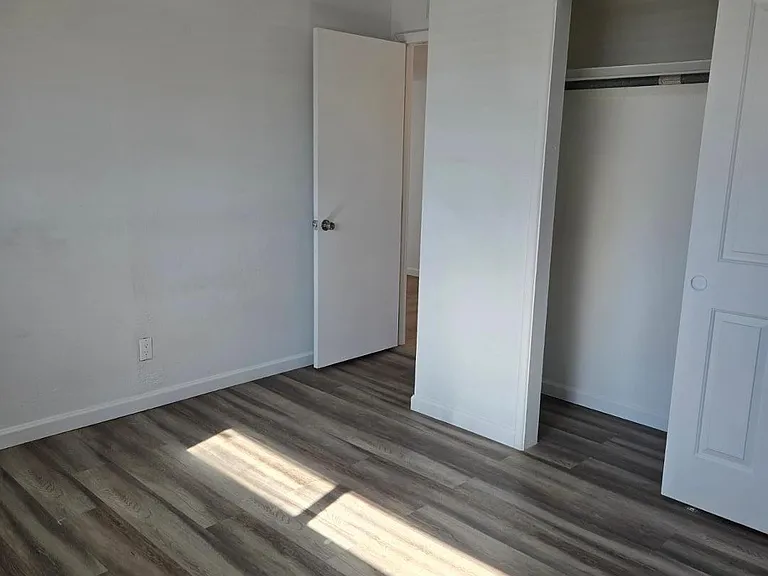 620 E Broadway Ln — Photo 8