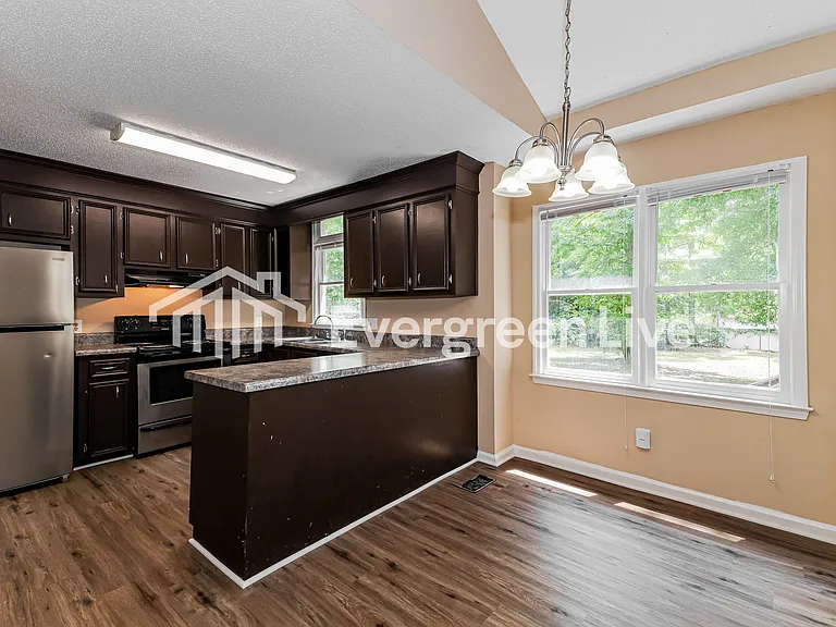 605 Riverwalk Way — Photo 5