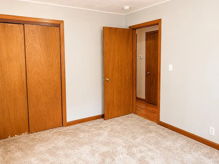 3330 Sharon Dr — Photo 32