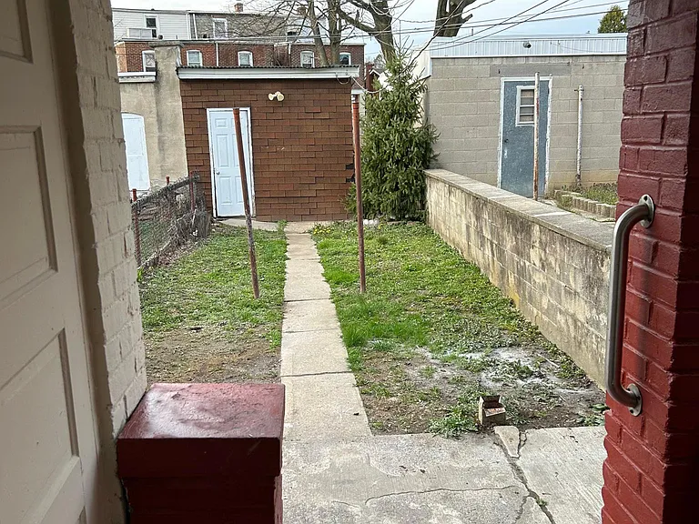417.5 E Court St — Photo 21