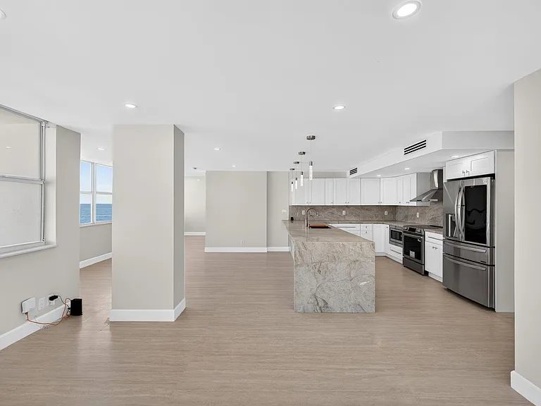 209 N Fort Lauderdale Beach Blvd #8A — Photo 18