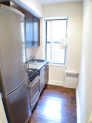 Rented by Glasser Realty LLC | media 10