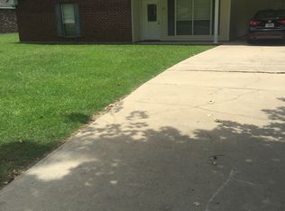 575 W Oak St, Ponchatoula, LA 70454
