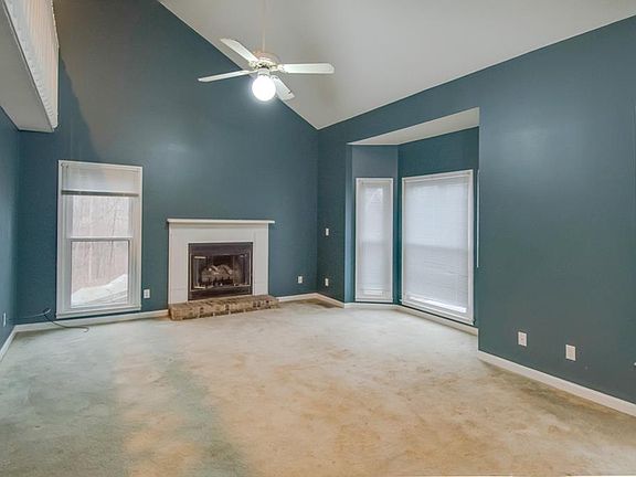 2nd image of 122 Richview Ct