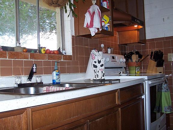 5th image of 322 E Papago Way