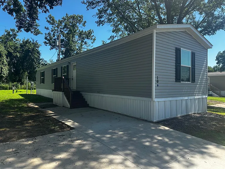 Magnolia Ridge — Photo 24