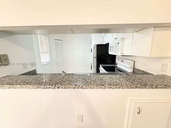 5th image of 14208 Glenmoor Dr #14208
