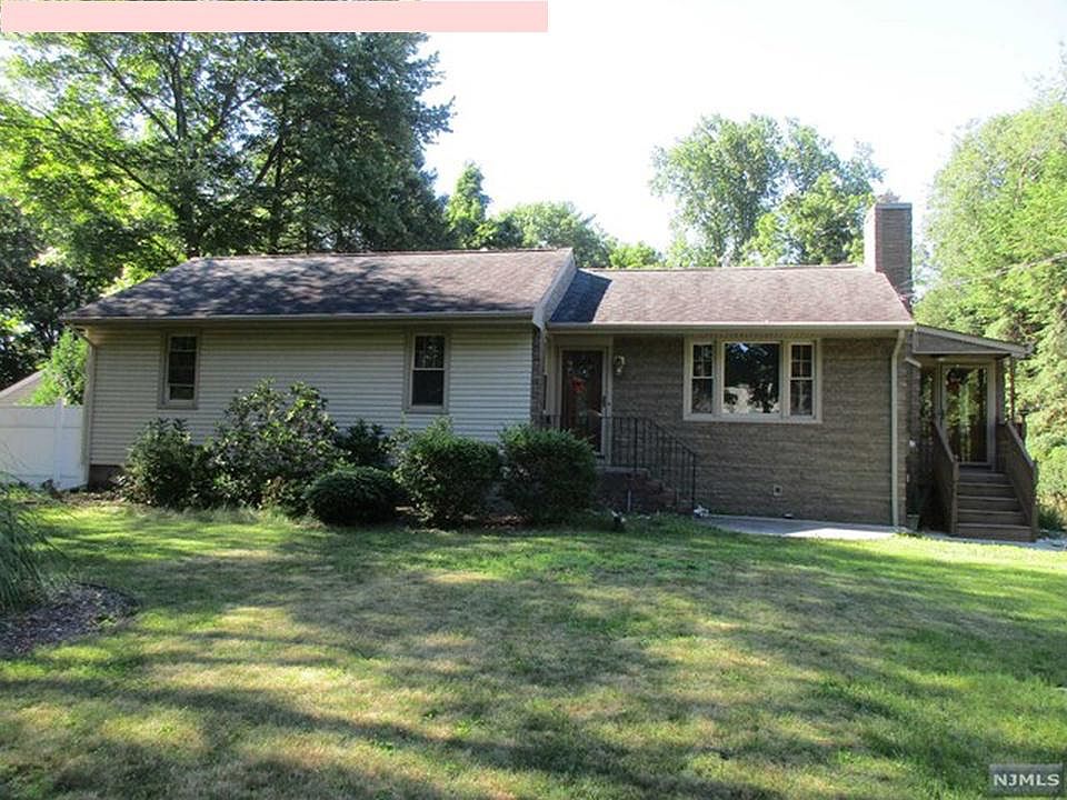 1st image of 627 Montview Pl