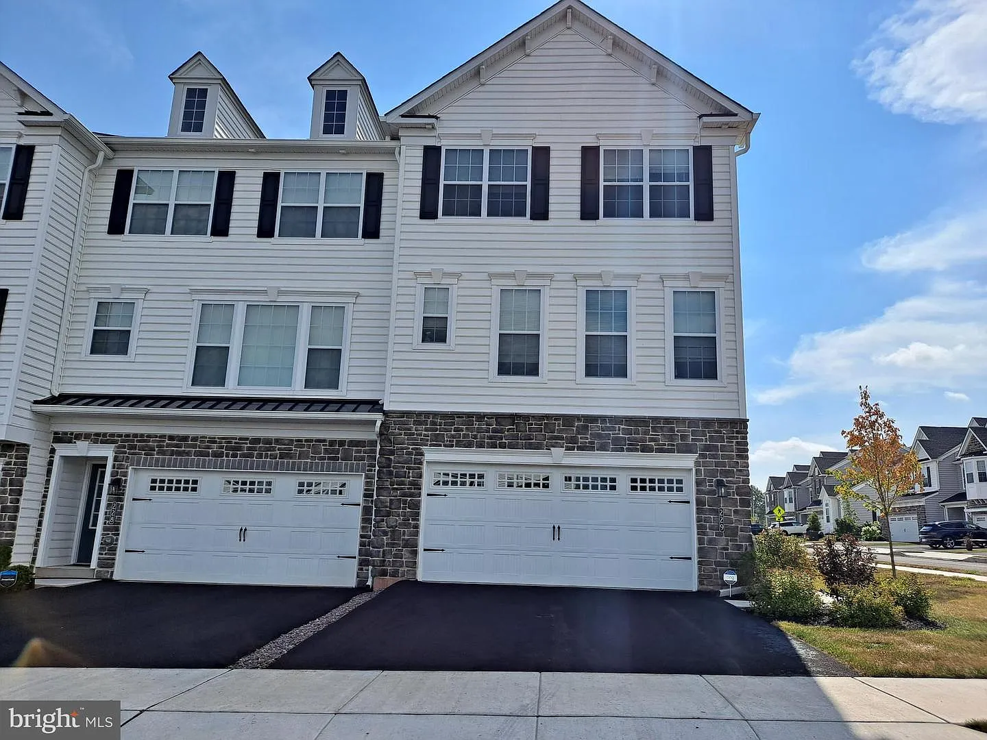 229 Cadence Ct — Photo 1