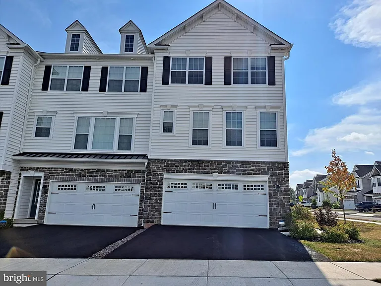229 Cadence Ct — Photo 1