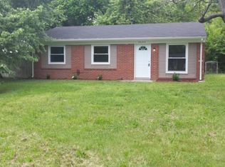 5400 Ailanthus Trl, Louisville, KY 40219