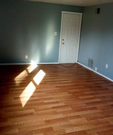 3rd image of 32251 Hillsdale Ct