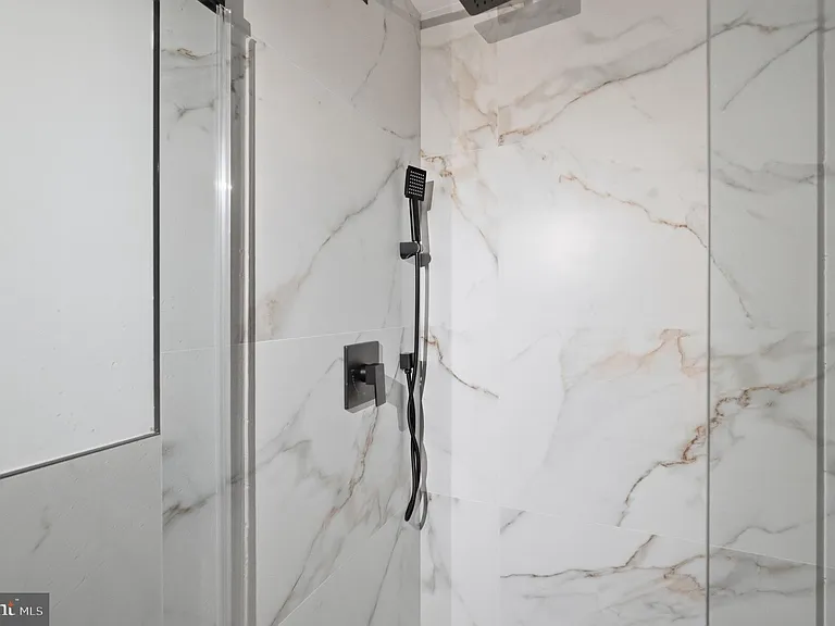 208 Vine St #2B — Photo 8