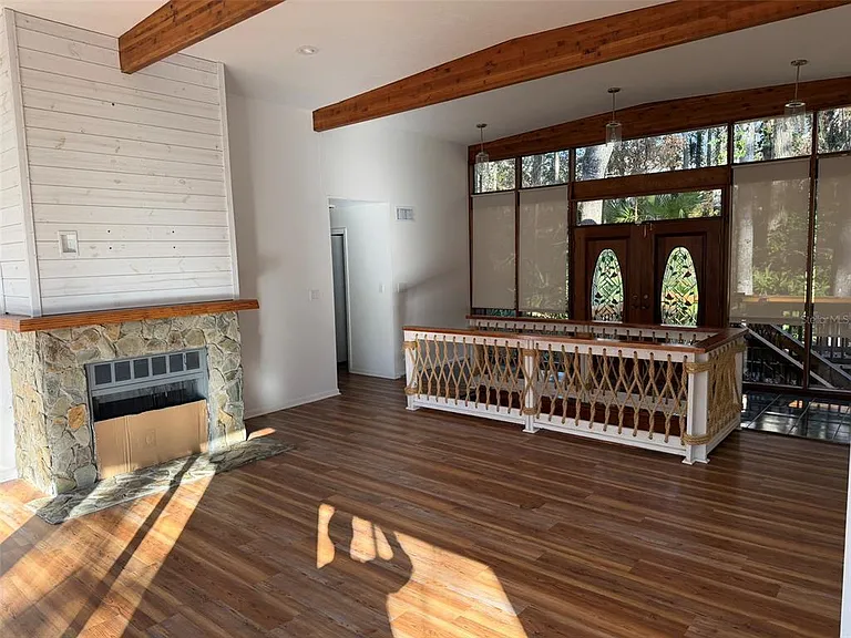2032 NW 24th St — Photo 3