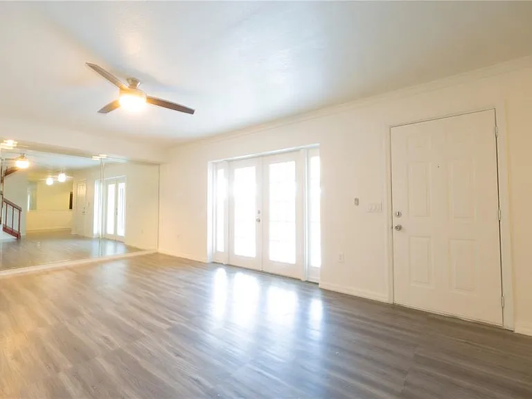 2947 Poplar Ave — Photo 16