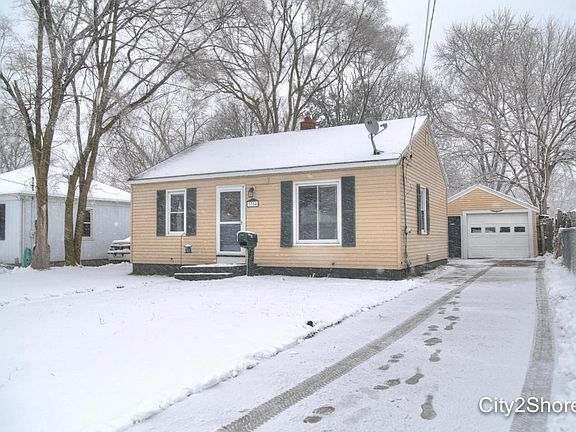 2nd image of 3354 Hillcroft Ave SW