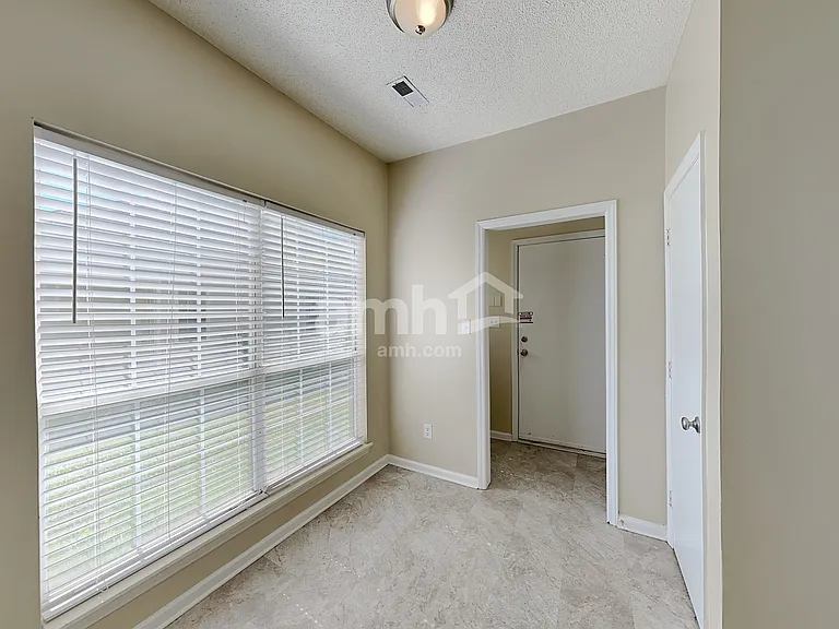 9817 Stephen Thompson Ln — Photo 5