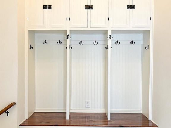 2nd image of 1322 Lake Street