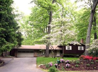 2526 Trophy Ln, Reston, VA 20191