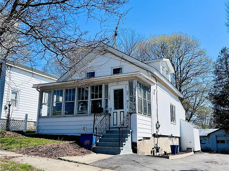140 E Oneida St — Photo 1