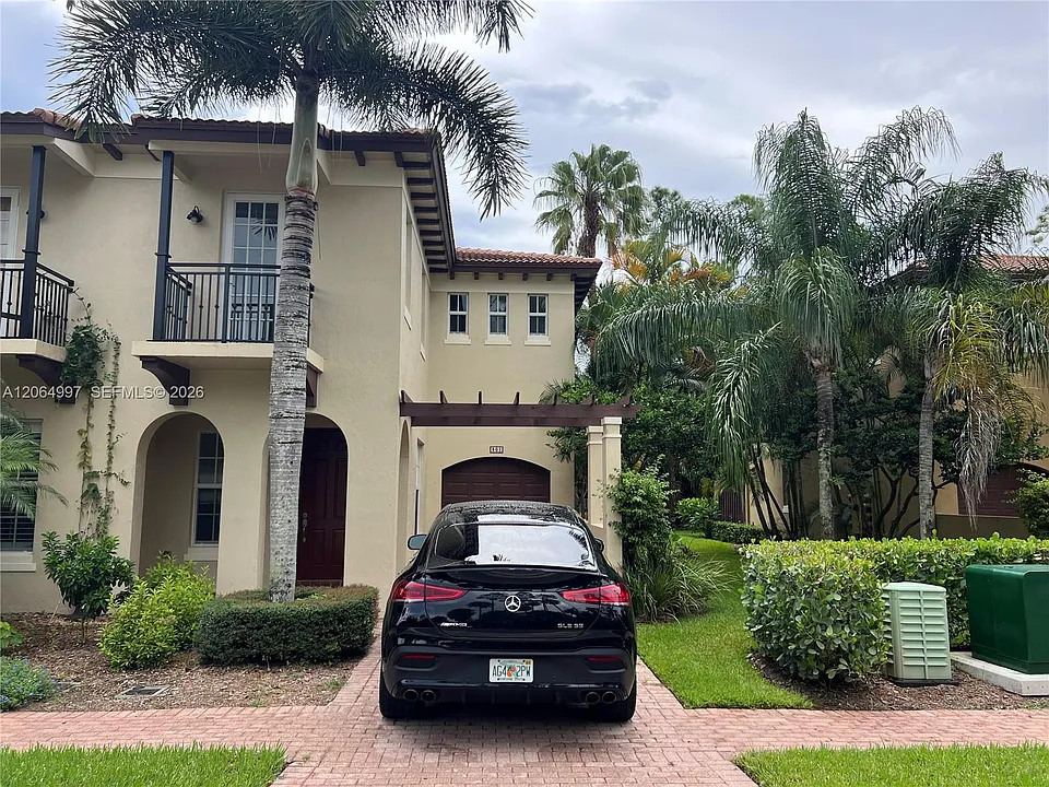 2804 Eagle Rock Cir #801