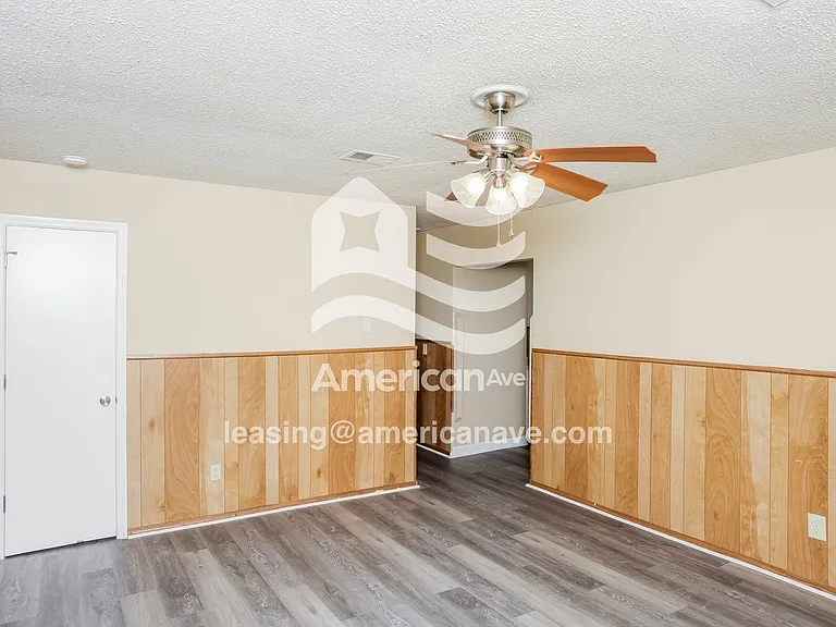 1478_004_wm_-_living_room_12891471.jpg