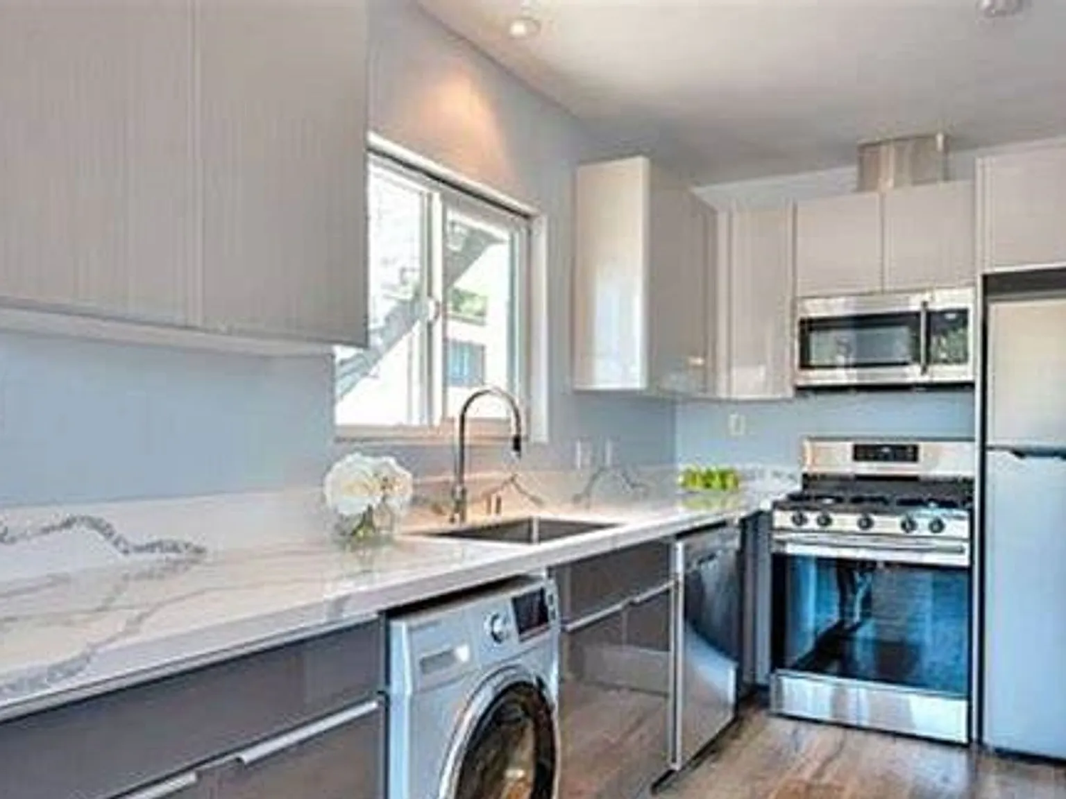 141 San Pacual Avenue Apartments — Photo 2