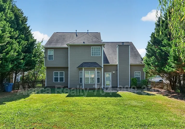 2041 White Cedar Ln — Photo 33
