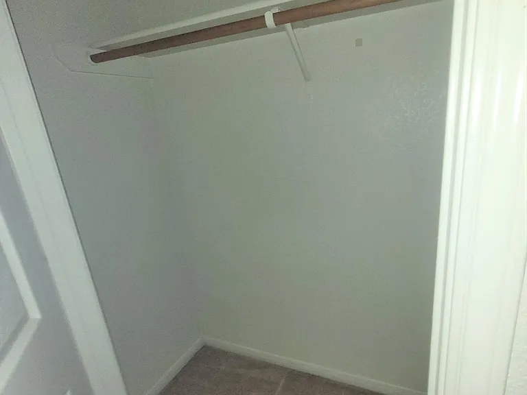 501 Bermuda #D — Photo 8
