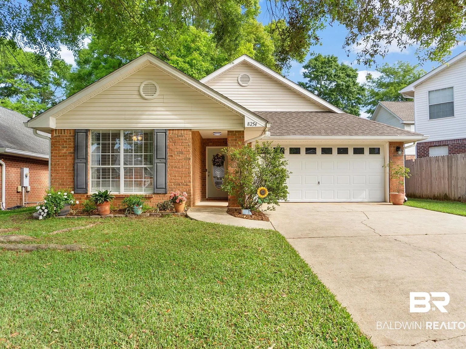 3 bed, 2.0 bath, 1697 sqft, $1,950 — Photo 2